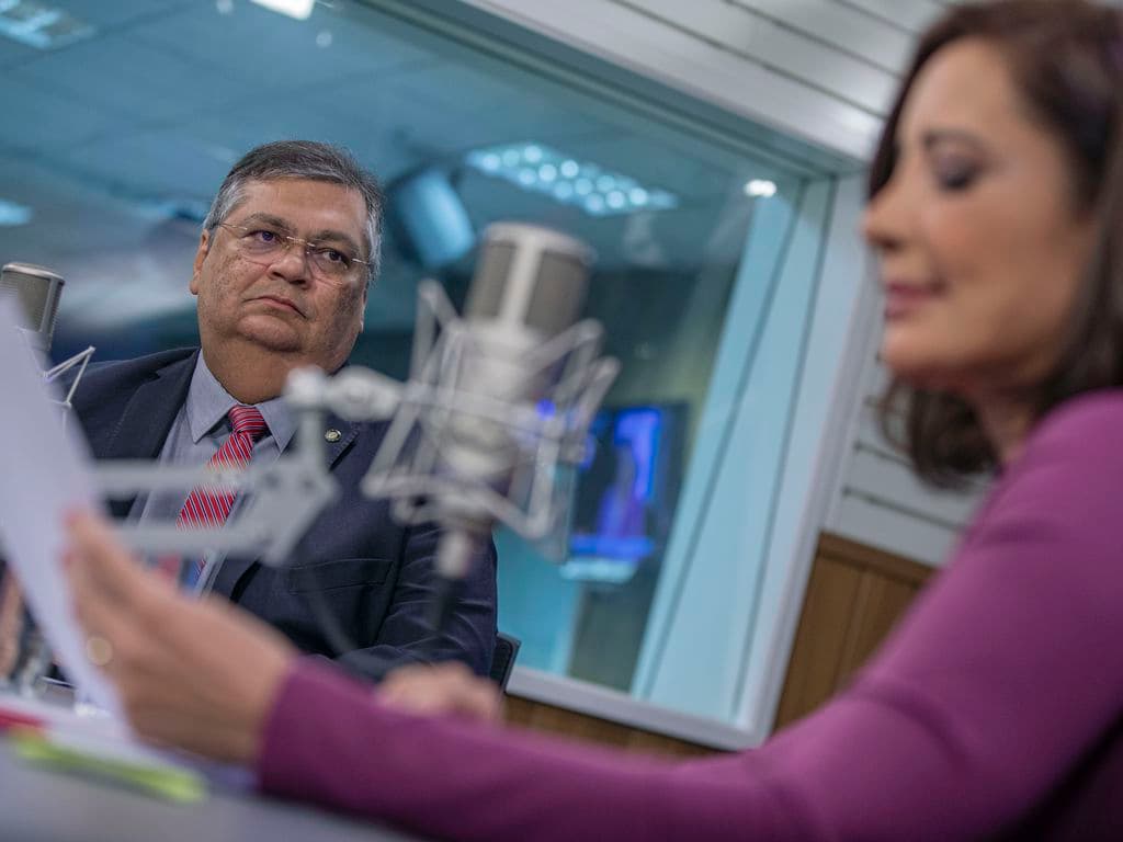 Flávio Dino defende decreto de armas e diz que fechará clubes de tiro ilegais