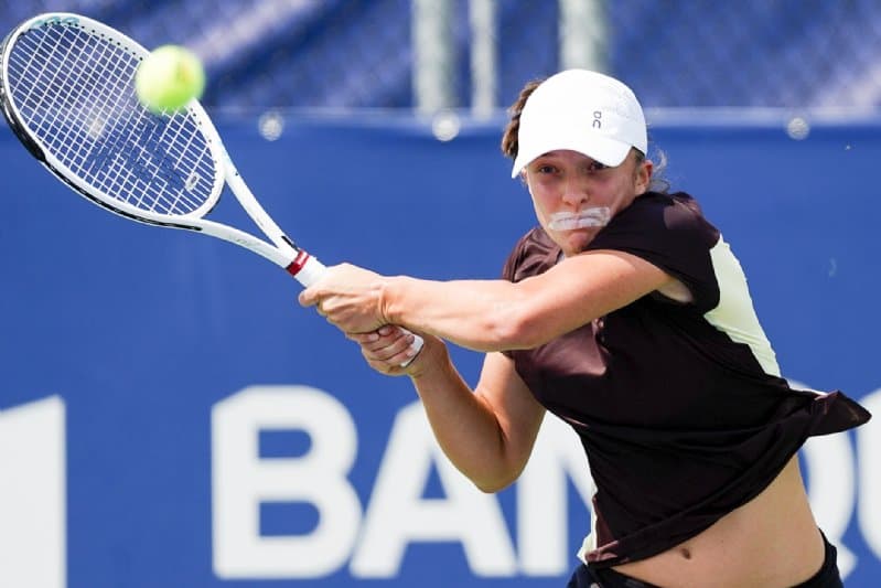 Saiba porquê a melhor tenista do mundo treina com uma fita tapando a boca