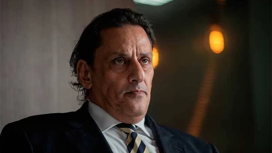 Nome de advogado de Bolsonaro aparece em recibo de recompra de Rolex