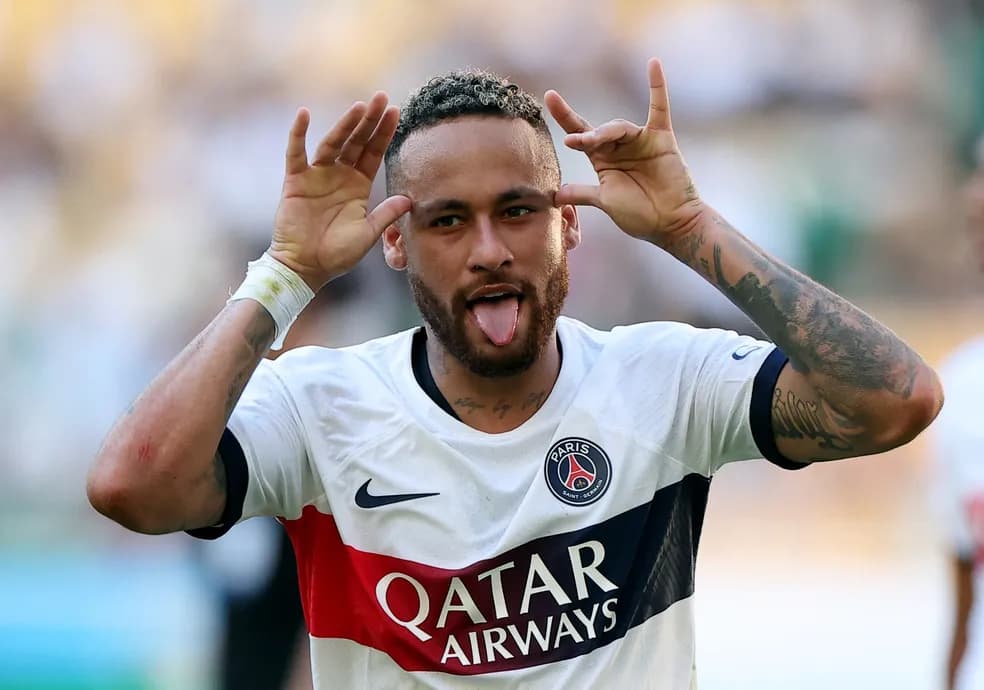 Neymar volta após 5 meses e faz dois gols em vitória do PSG