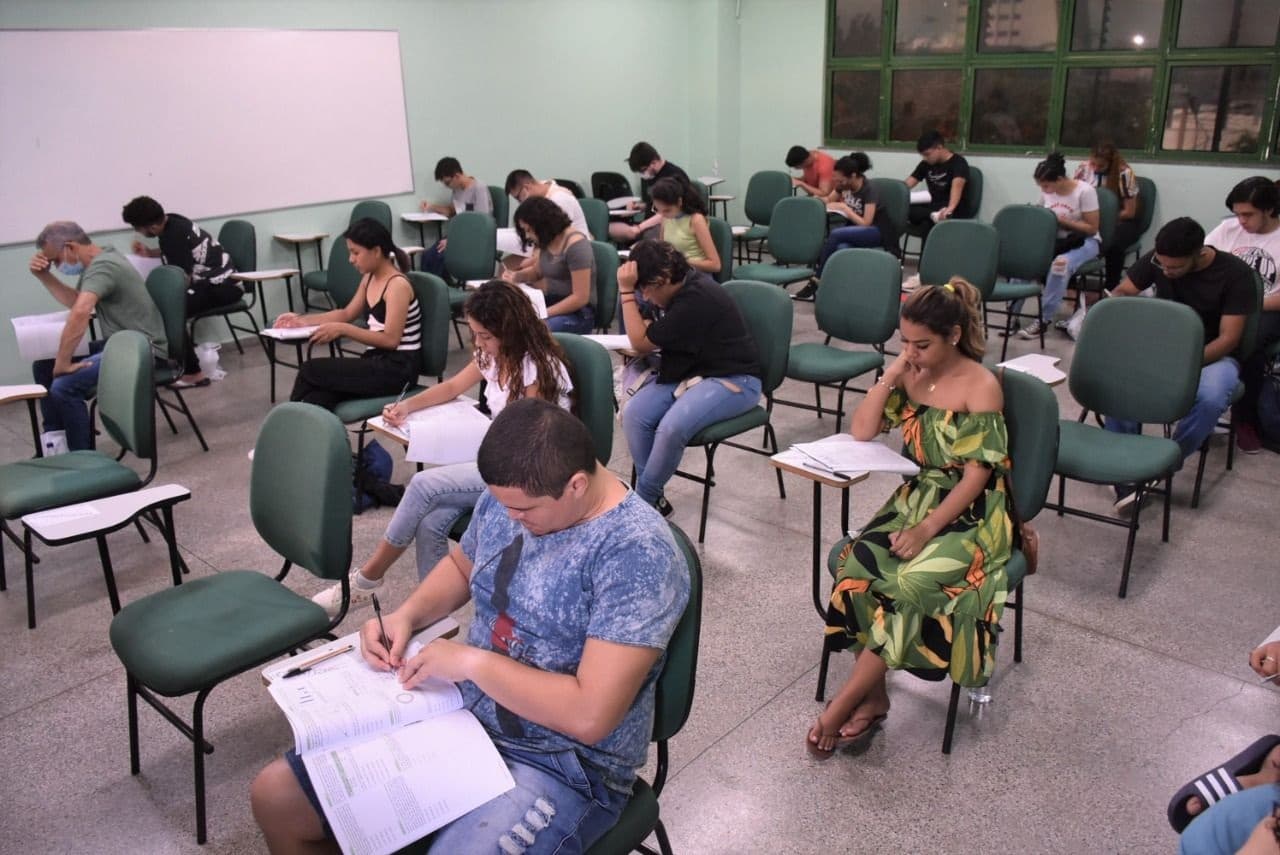 Prazo para inscrições do Vestibular 2023 da UEA, acesso 2024, e SIS, termina nesta quinta (31)