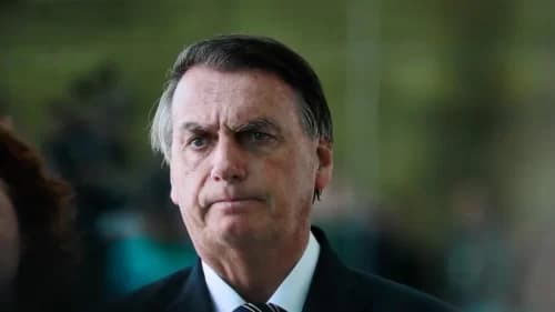 Bolsonaro é internado em hospital de São Paulo