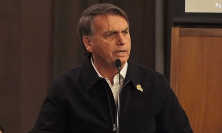 Bolsonaro diz em rádio que hacker Walter Delgatti está “fantasiando” na CPI