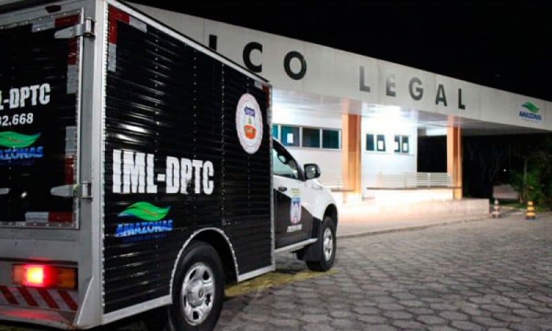 Homem morre após levar facadas em briga de bar, em Manaus