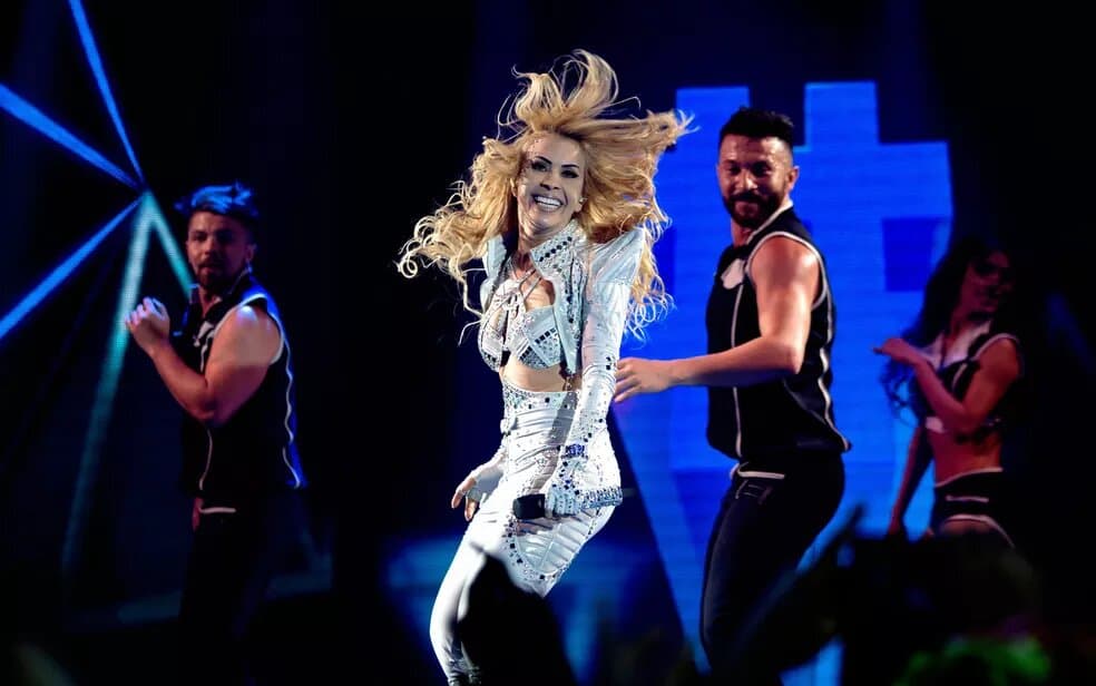 VÍDEO: Joelma volta aos palcos com show no AM