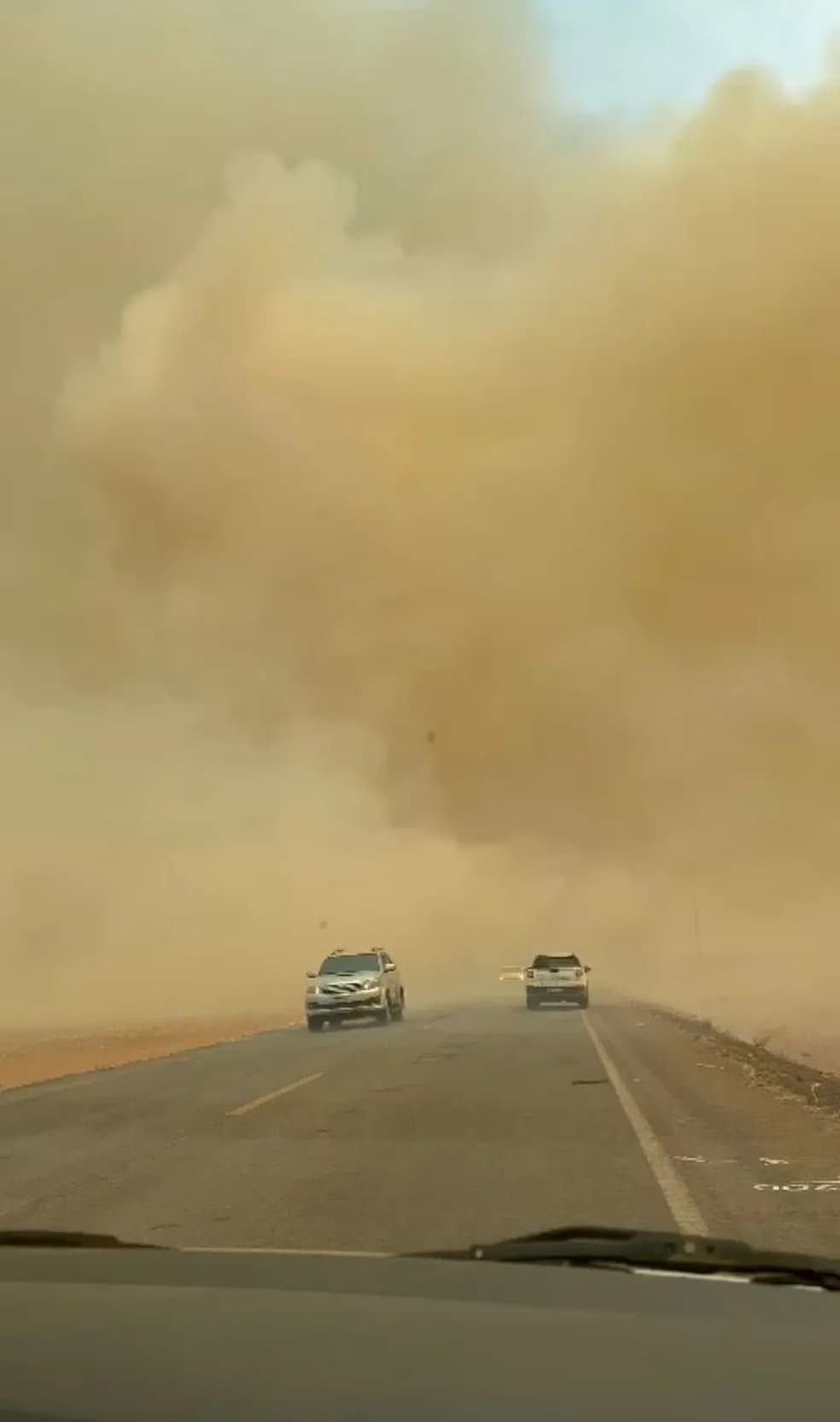 VÍDEO: Incêndio em fazenda afeta visibilidade de motoristas na TO-050