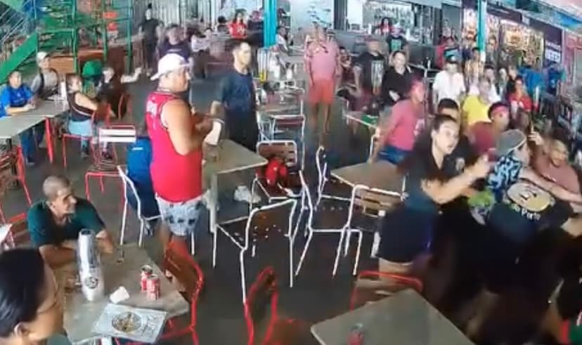 VÍDEO: Atendentes trocam socos por causa de cliente, no Porto de Manaus