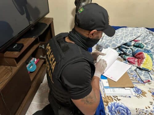 VÍDEOS: operação da PF mira fraudes em concessão de benefícios do INSS, em Manaus