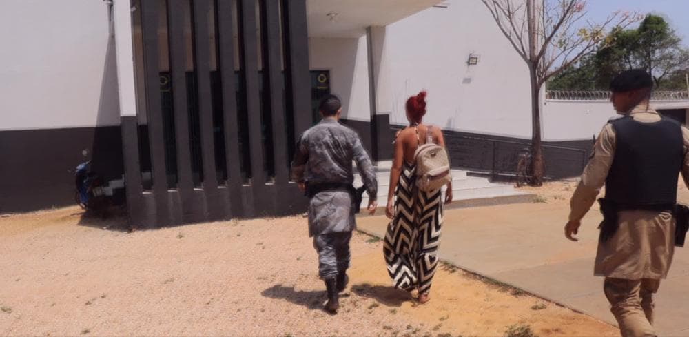 Adolescente é apreendida com drogas em ônibus na TO-080