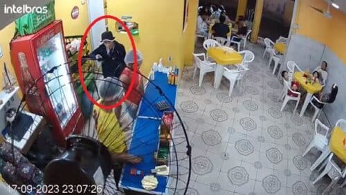 VÍDEO: Assaltantes rendem clientes e funcionários em lanchonete de Manaus