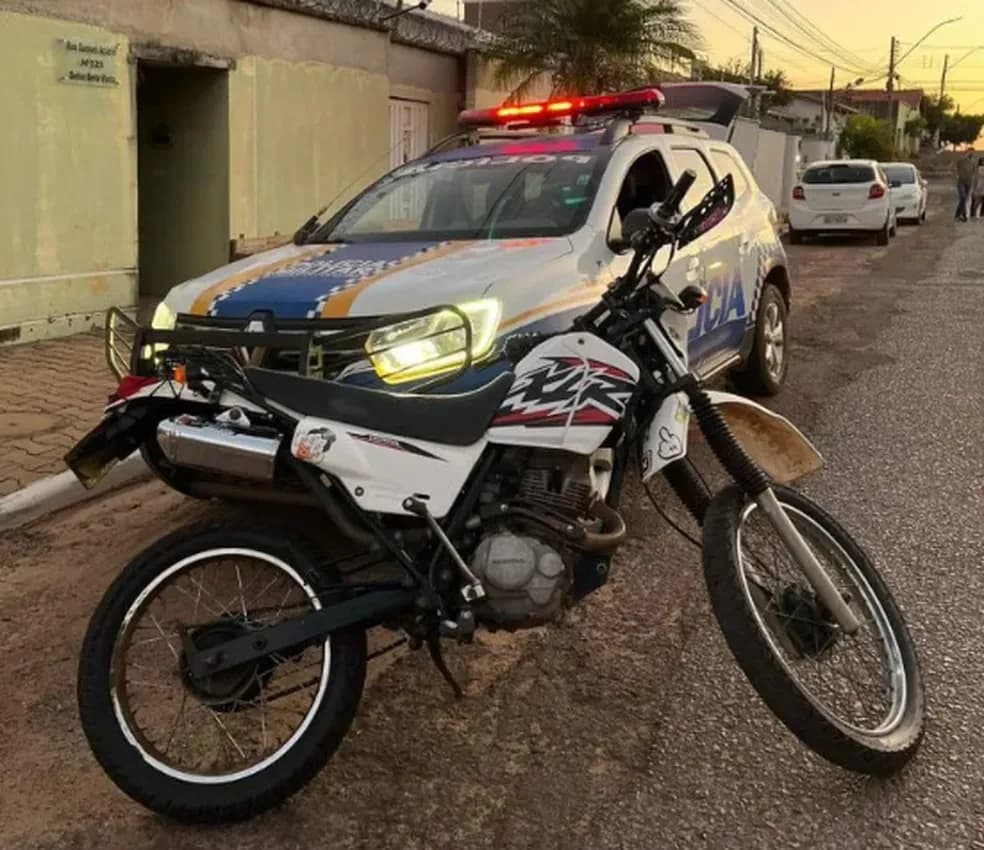 Motociclista é preso após ‘desafiar’ policiais durante perseguição