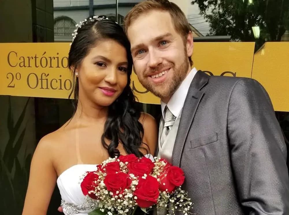 Polícia do AM procura por americano que casou com amazonense em reality show