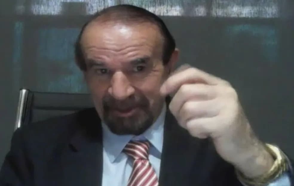 “Cid assumiu tudo”, diz advogado do militar após depoimento