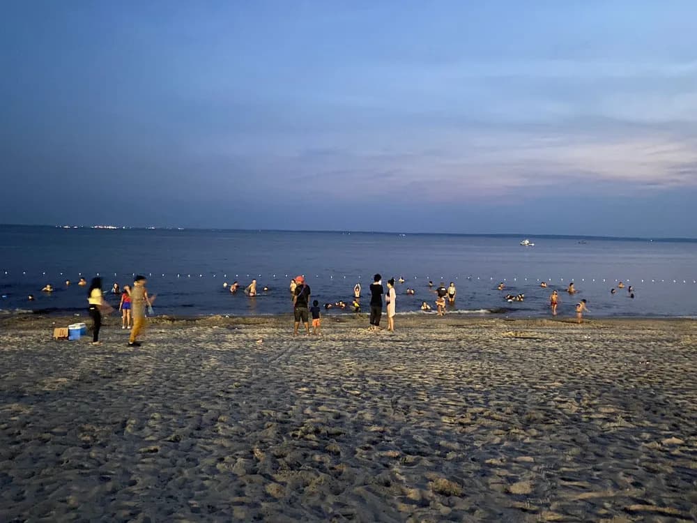 Prefeitura divulga regras da Ponta Negra após banhistas serem vistos na água à noite