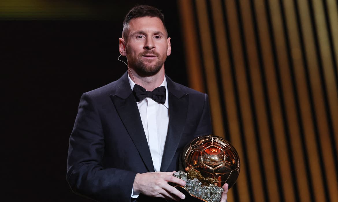 Messi conquista Bola de Ouro pela oitava vez na carreira