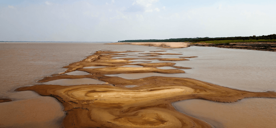 VÍDEO: Veja Encontro das Águas antes e depois da seca