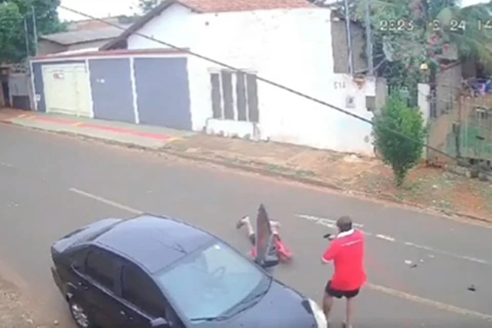 Vídeo: Após briga por manga, fisiculturista é baleado por PM