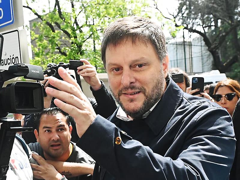 Candidato a prefeito de Buenos Aires desiste de disputar 2º turno