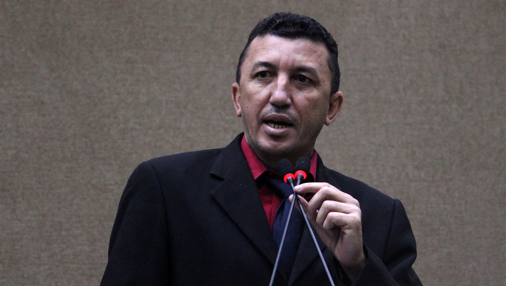 VÍDEO: Sassá diz que seu nome está à disposição do PT para candidatura a Prefeito de Manaus