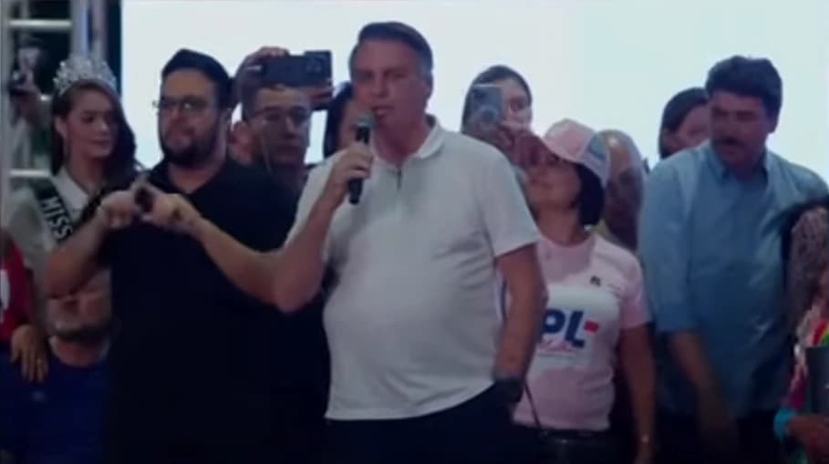 Bolsonaro chama eleições de “desastre”, mas diz que considera a “página virada”