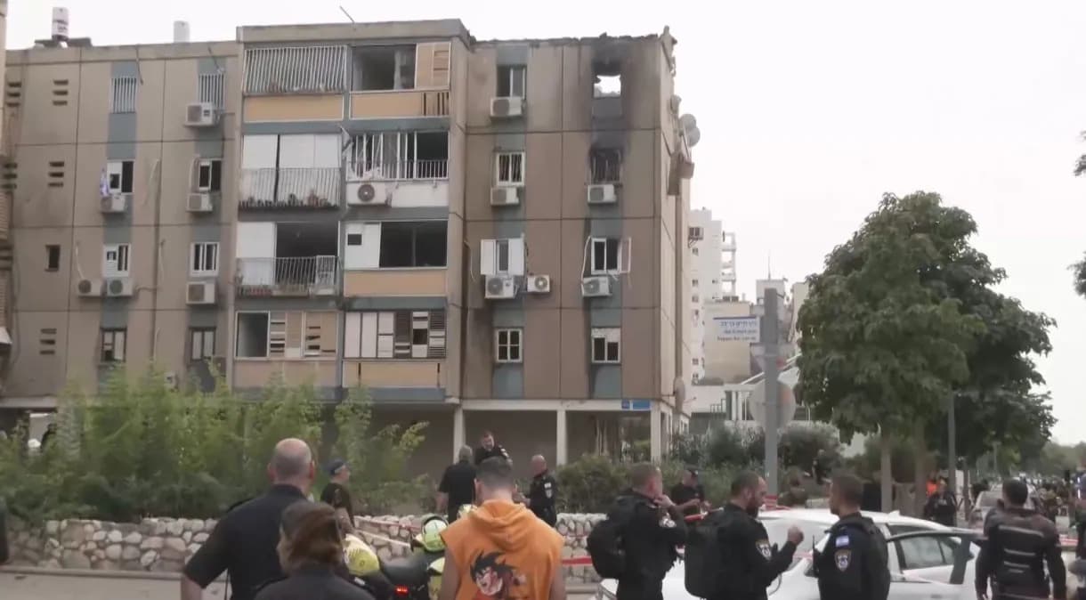 VÍDEO: Hamas envia foguete para Tel Aviv provocando incêndio e ferindo três pessoas