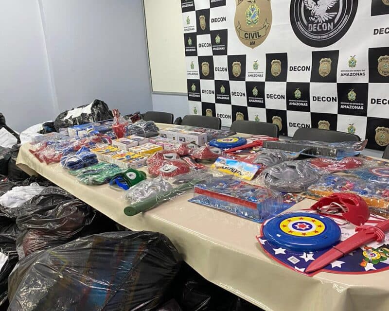 Polícia Civil faz doação de mais de 700 brinquedos à crianças carentes