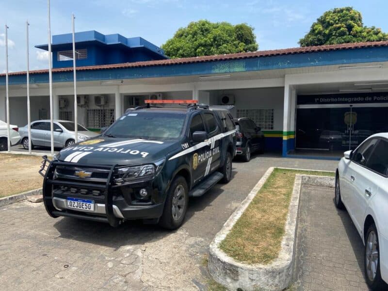 Cadeirante é preso com arma de fogo, drogas e munições em Manaus