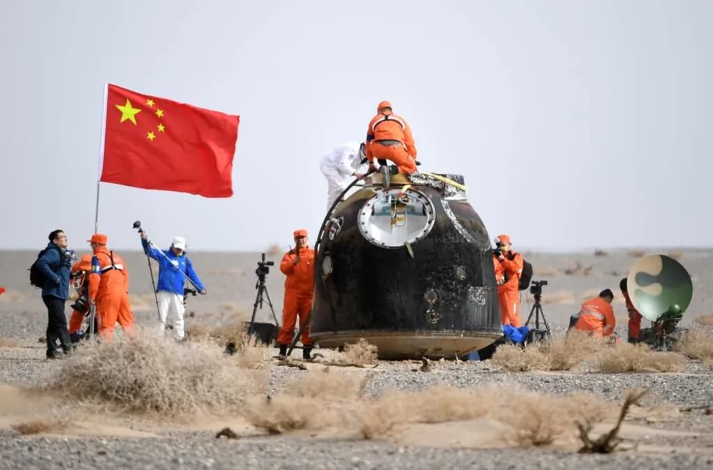 Após 6 meses no espaço, astronautas chineses retornam à Terra