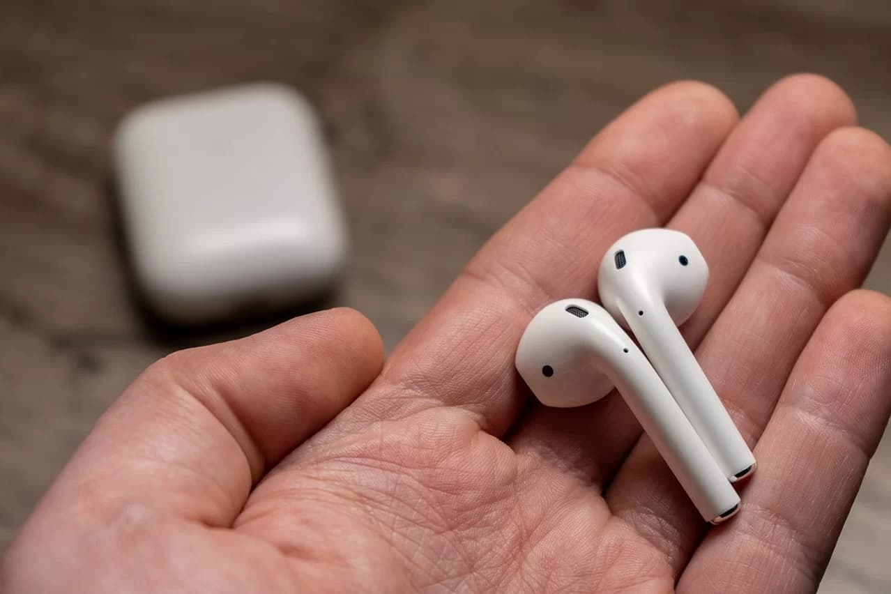 Italiano engole fone de ouvido, após tentar colar em exame de direção