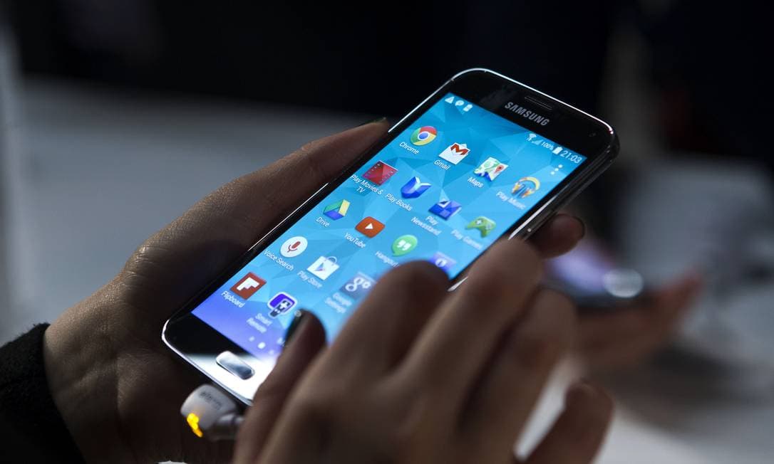 Operadoras podem cortar a internet de quem não pagar conta de celular em 20 dias