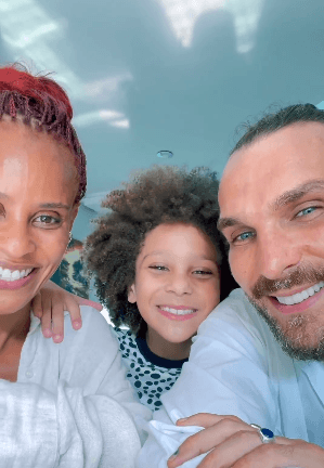 Ex-Rouge Aline Wirley e Igor Rickli adotam crianças em Manaus