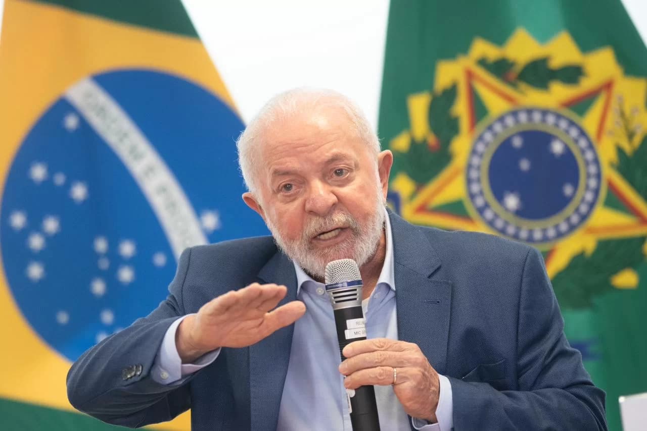 “Presidente da Argentina não tem que ser meu amigo”, diz Lula