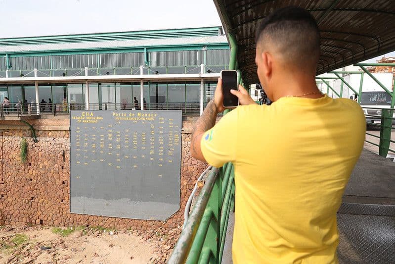 Amazonas tem rios em processo de transição; rio Negro sobe mais 8 cm