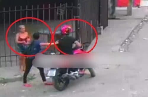 VÍDEO: Casal em moto surpreende mulher e rouba celular, em Manaus