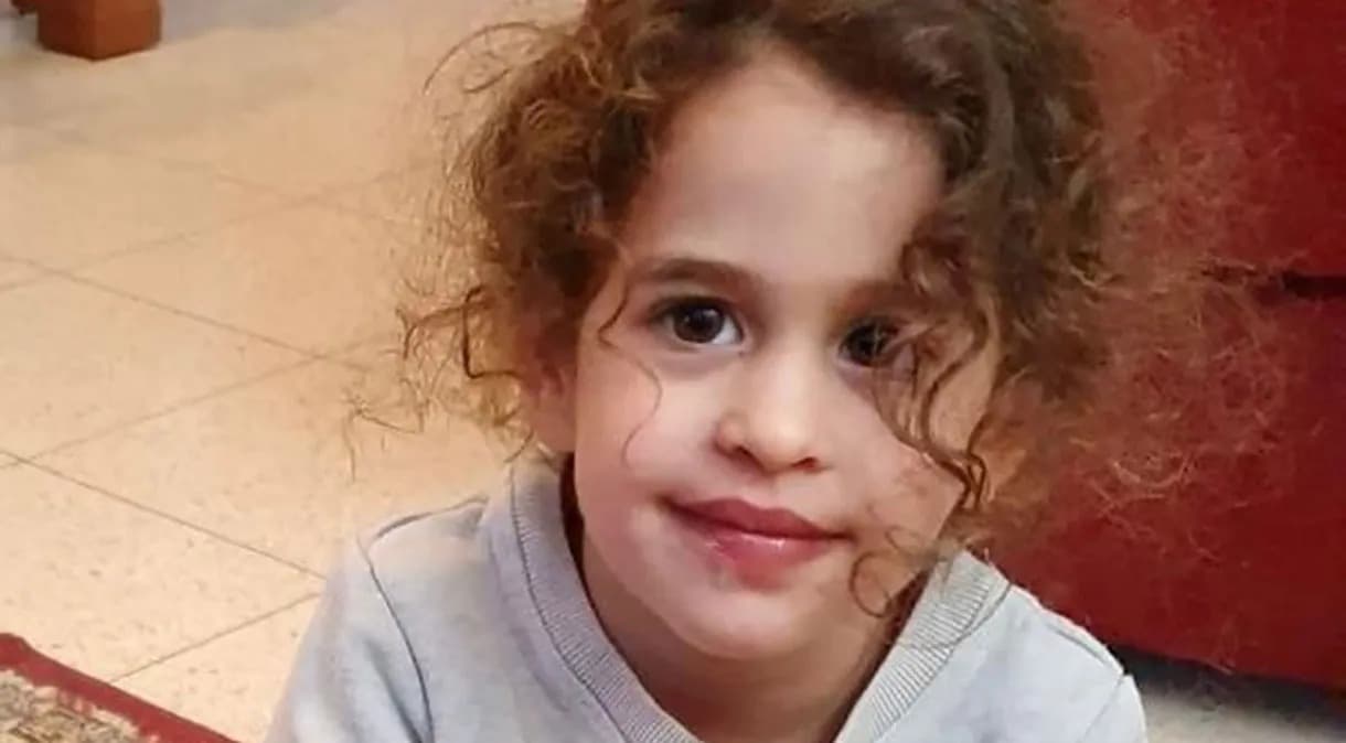 Criança com cidadania americana é reconhecida como refém do Hamas