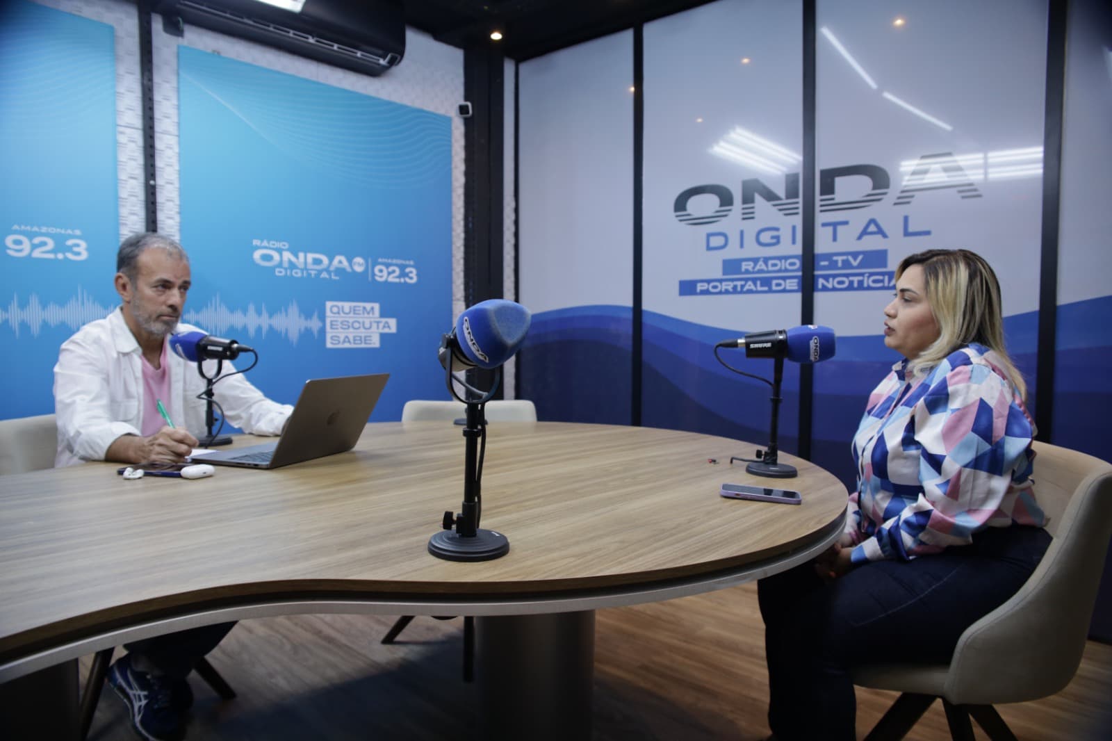 Em entrevista exclusiva, Luciane Barbosa diz: “Nunca me encontrei com Dino. Estão acusando ele injustamente”