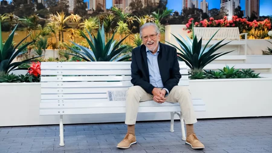 Carlos Alberto de Nóbrega está internado em SP após queda em casa