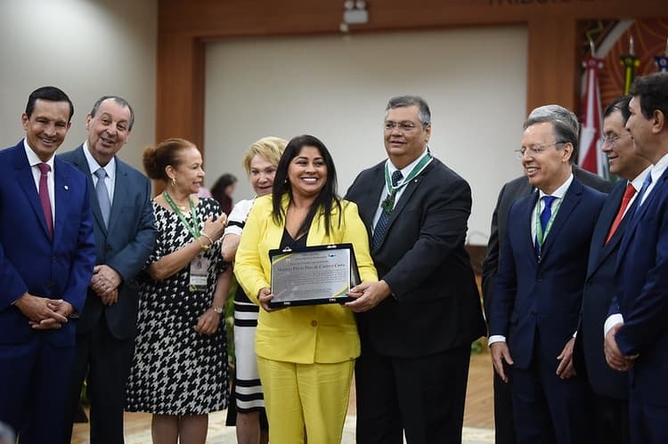 Dino recebe título de Cidadão Itacoatiarense e reafirma origem amazonense