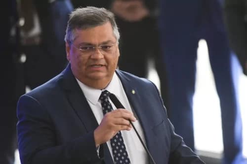 Após morte em show de Taylor Swift, Dino determina entrada de garrafas de água em espetáculos