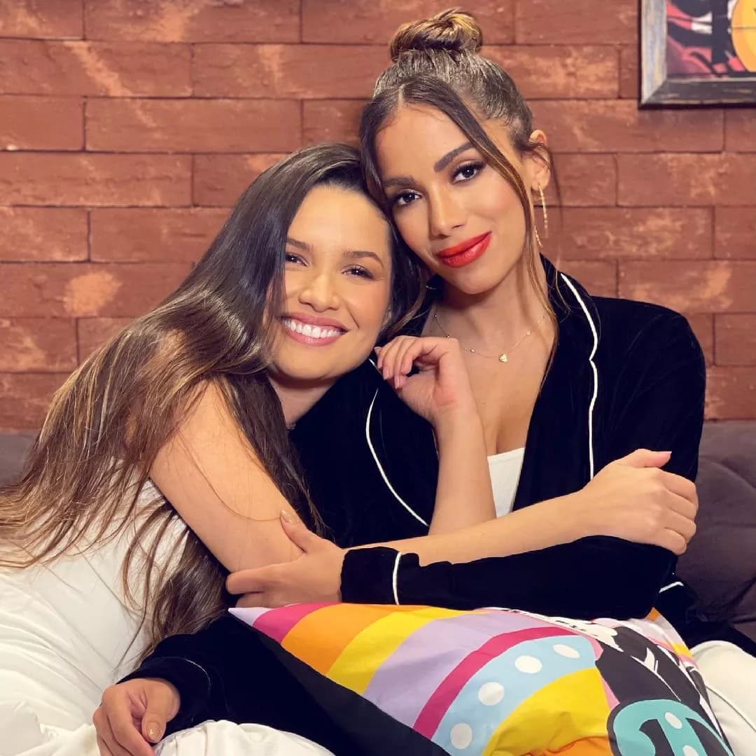 Juliette anuncia rompimento de contrato com empresa de Anitta