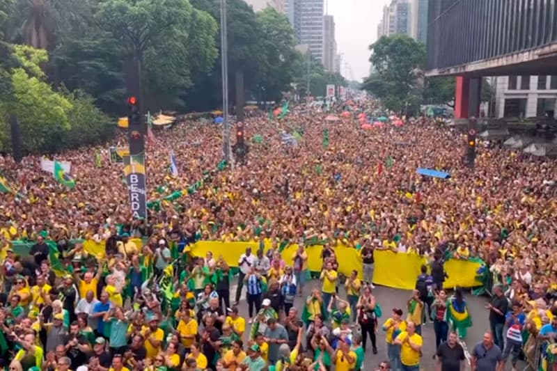 Direita realiza ato de protesto pela morte de preso do 8 de janeiro na Papuda