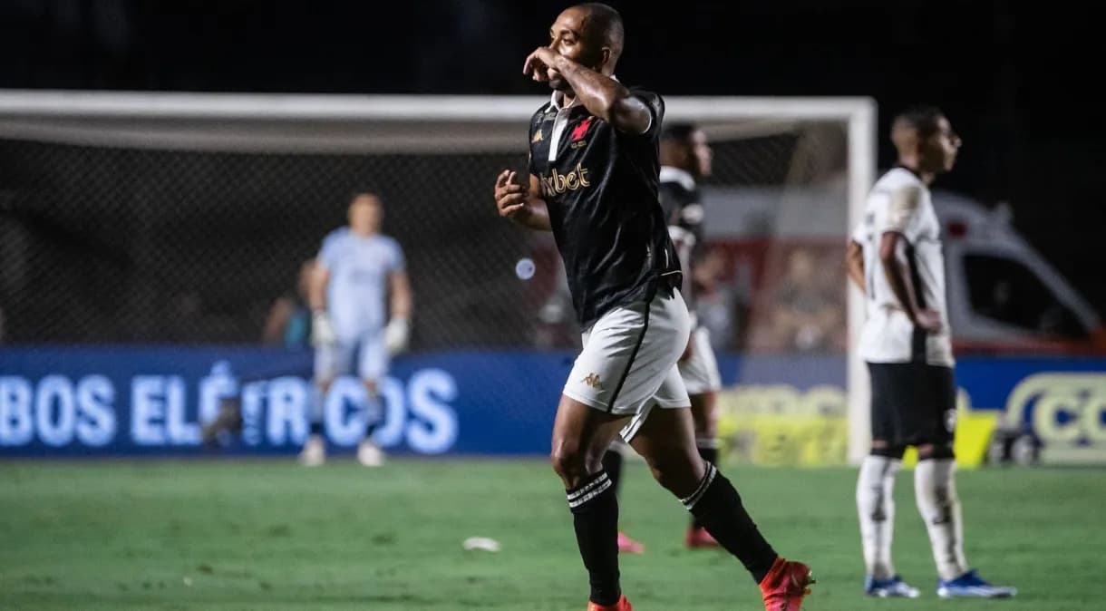 Vasco vence o Botafogo, deixa o Z-4, e briga pelo título do Brasileirão embolada