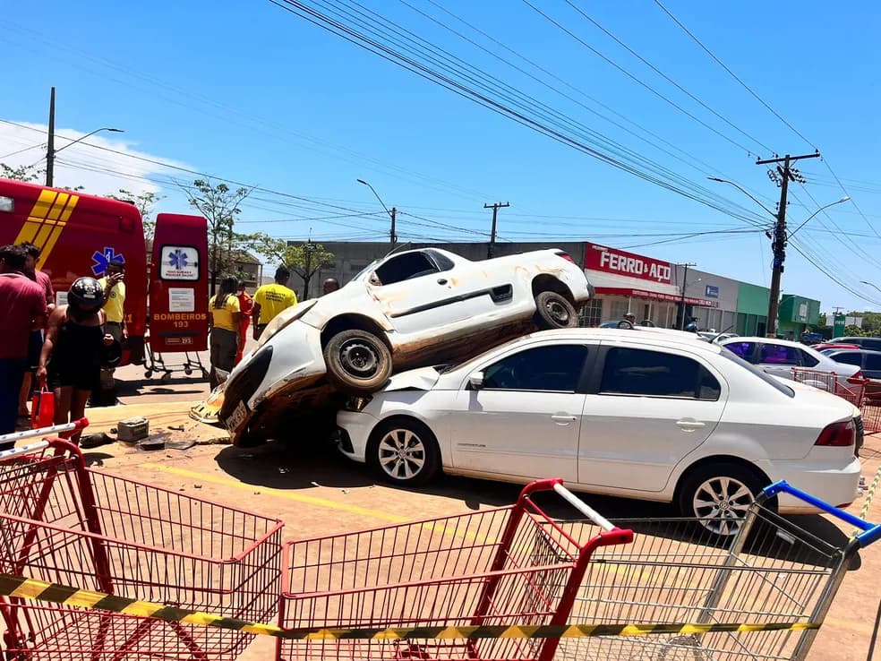 Motorista perde o controle de carro e causa acidente em Porto Nacional, no TO