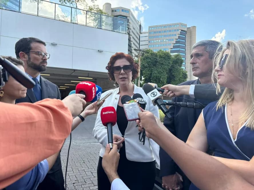 Carla Zambelli nega à PF ter contratado hacker para invasão ao CNJ