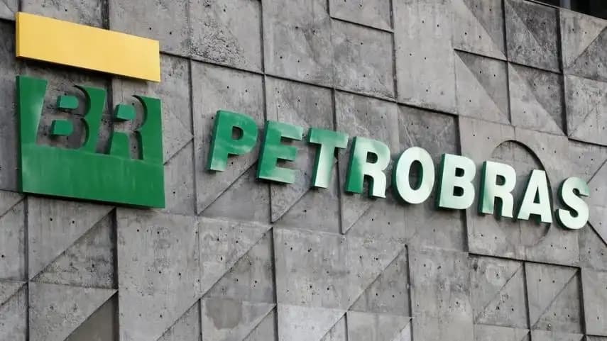 Petrobras anuncia aumento de R$ 0,22 no diesel a partir deste sábado (1º)