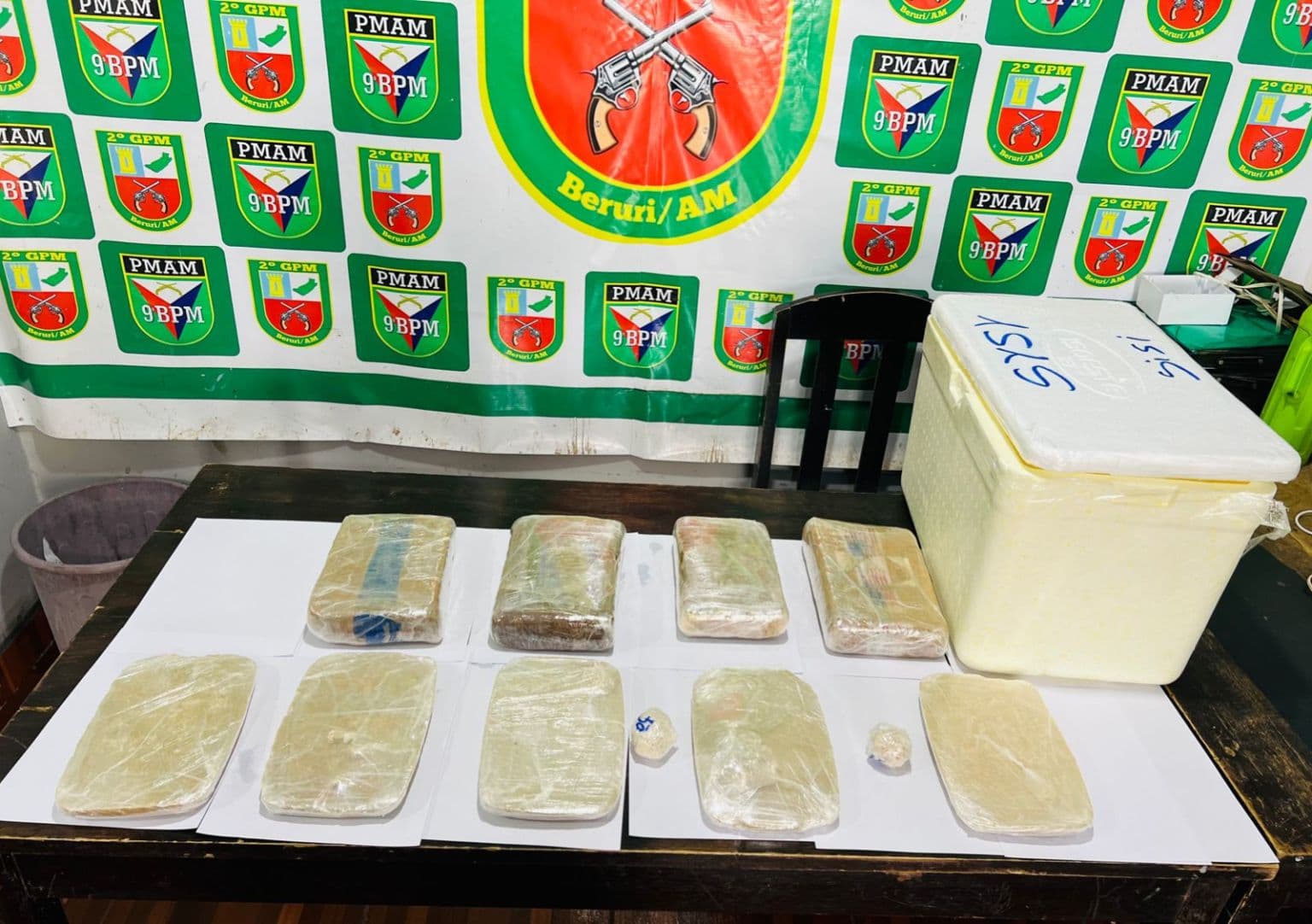 Drogas escondidas em caixa de isopor são apreendidas em embarcação em Beruri