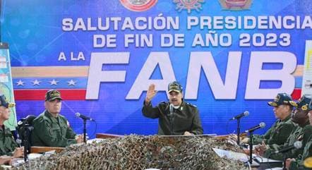 Venezuela mobiliza soldados em resposta ao navio de guerra britânico