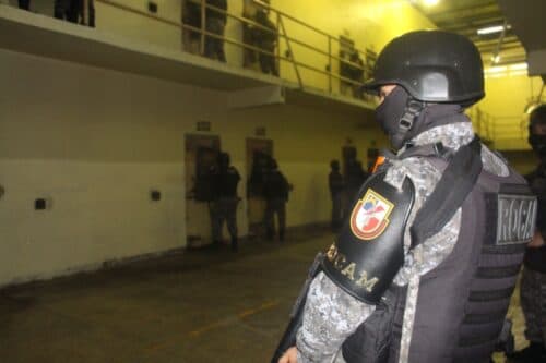 Seap e Polícia Militar fazem revista geral no Ipat, na BR-174