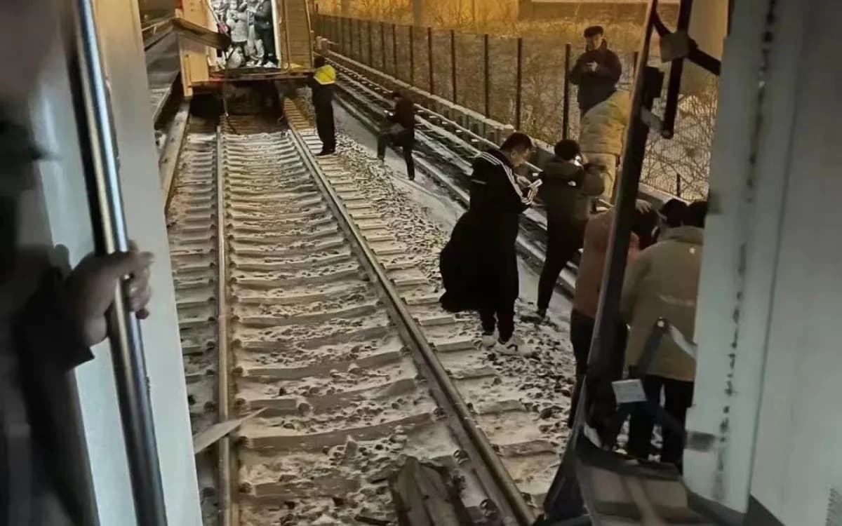 VÍDEO: Colisão de trens em Pequim deixa mais de 500 feridos, 102 tiveram fraturas