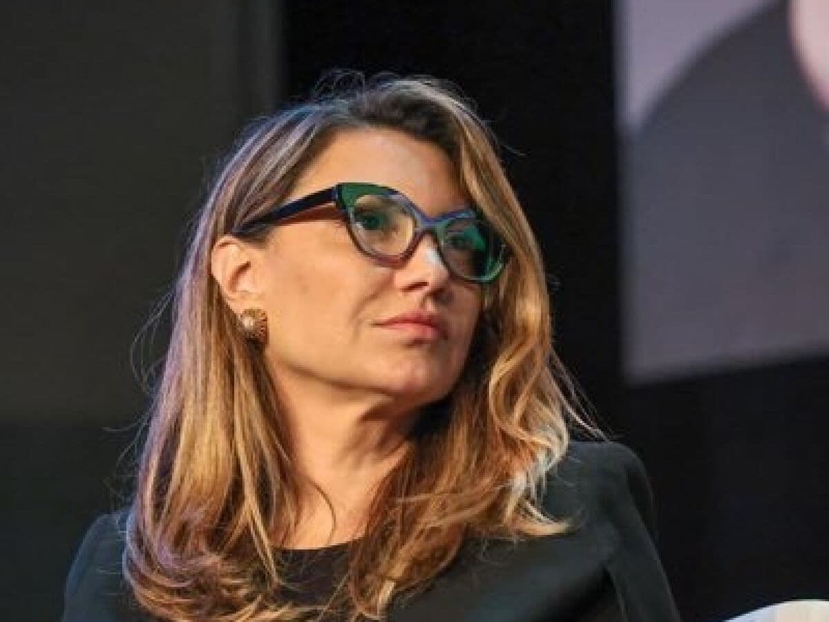 “Precisamos falar sobre a responsabilização das plataformas”, diz Janja após recuperar conta